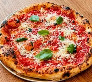 Cosacca pizza - size 30cm - 165.000 ₫ tại Red&Round Pizza and More - Đường Nội Khu Hưng Gia 2