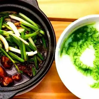 Cháo lá dứa - Ếch kho Singapore sả 2 con - 98.000 ₫ tại Cháo Ếch Singapore Lion Sing - Lê Thị Riêng 