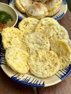 Bánh căn trứng gà - 59.000 ₫ tại Bánh Căn & Bánh Xèo Đà Lạt Ơi - Huỳnh Văn Bánh
