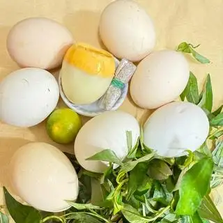 Trứng Gà - 8.000 ₫ tại Bánh Tráng Trộn Cô Dư - Nguyễn Trung Ngạn