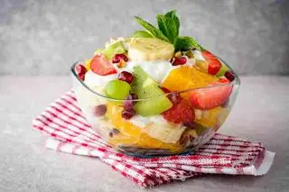Hình ảnh Hoa quả dầm sữa chua 