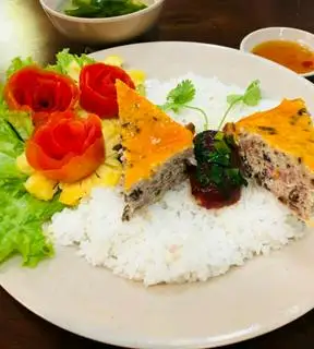 Hình ảnh Cơm Tấm Chả Trứng