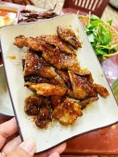 Hình ảnh Vú heo nướng tê cay
