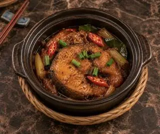 Hình ảnh Cá Hú Kho Tộ ( Không Cơm )