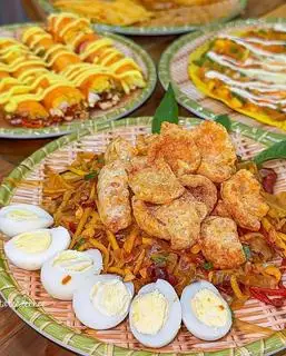 Bánh Tráng Trộn Truyền thống+ tóp mỡ - 35.000 ₫ tại Bánh Tráng A Ken - Trần Văn Đang