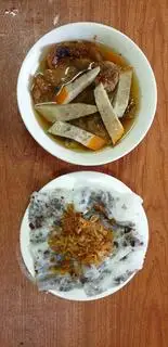Hình ảnh Bánh cuốn chả nướng  + chả quế 