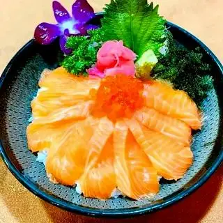 Cơm Cá Hồi - Salmon Don + Salad Nhỏ - 189.000 ₫ tại Sushi Hokkaido Deli - Sushi & Sashimi - Phú Mỹ