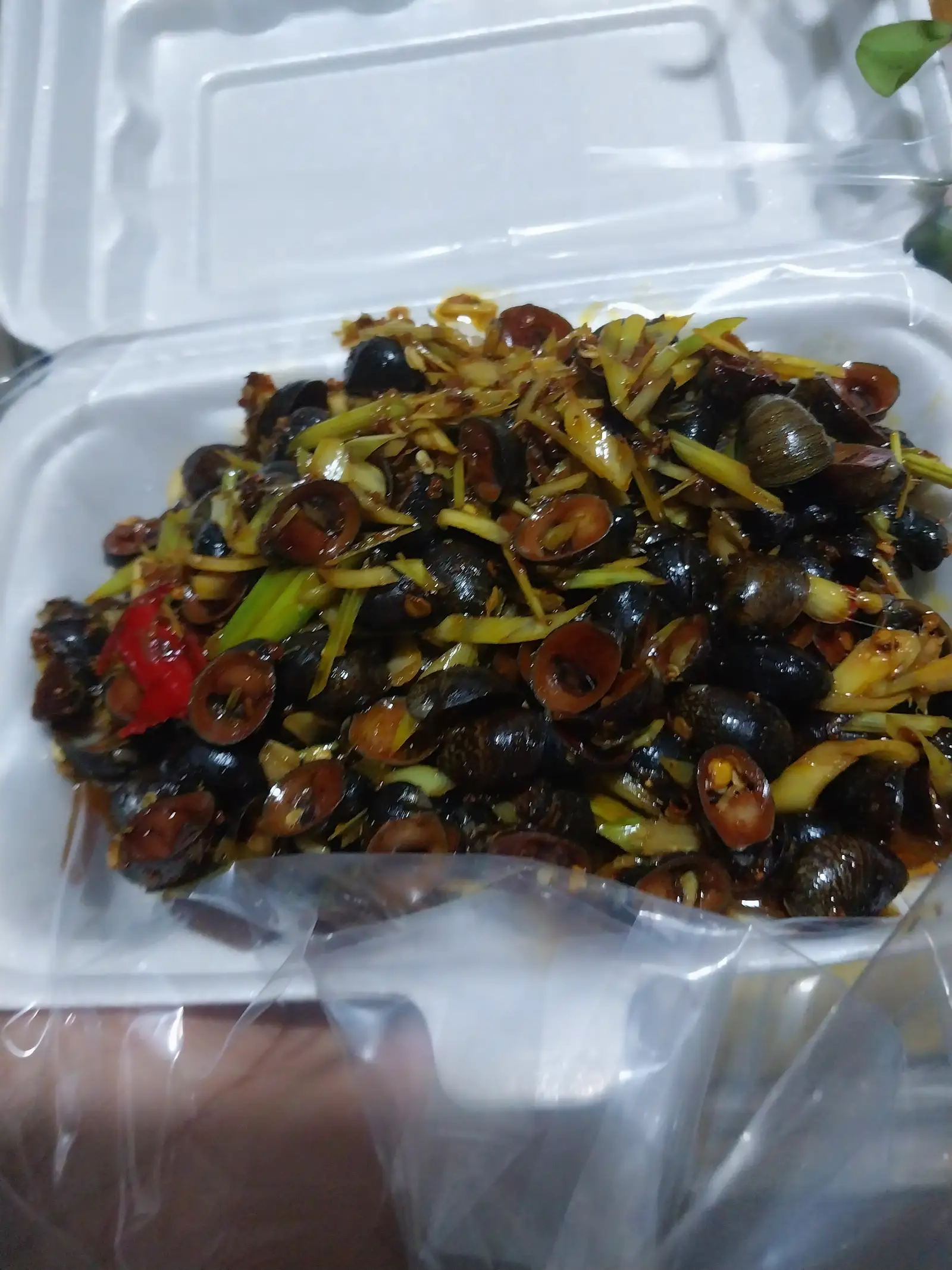 ốc dừa xào sả ot phần 1kg - 200.000 ₫ tại Nhân Lương - Cơm Gà & Các Loại Ốc - Huỳnh Tấn Phát