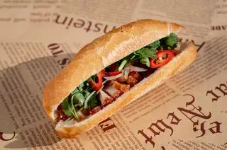 Hình ảnh Bánh mì heo quay