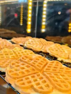 Bánh kẹp không nhân - 12.000 ₫ tại Bánh Kẹp Chuối Nướng Than - 266B Ni Sư Huỳnh Liên