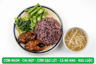 Hình ảnh Cơm gạo lứt - Cá hú kho - Rau luộc