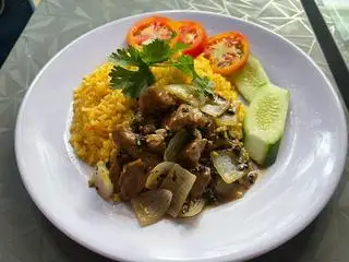 Hình ảnh cơm chiên bò tiêu đen + canh rong biển