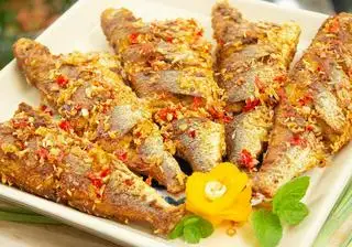 Hình ảnh cá hường chiên muối sả 