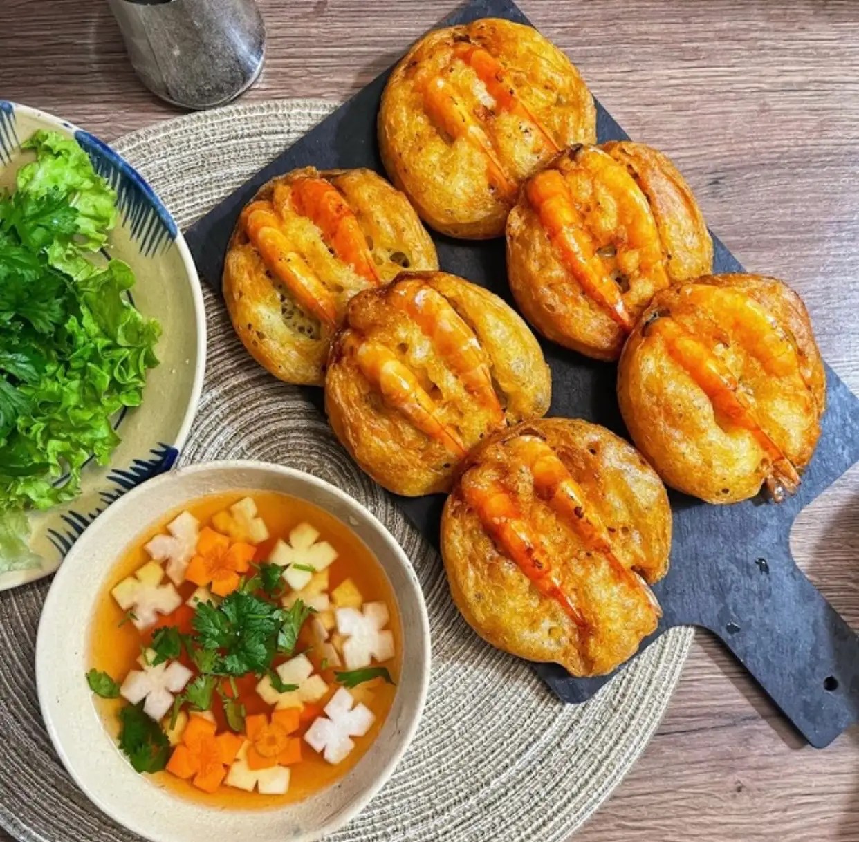 Bánh tôm - 60.000 ₫ tại Bếp Mẹ Bống - Bánh Mì Nem Khoai & Ăn Vặt - Đường 12