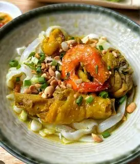 Hình ảnh Mì quảng tôm, gà