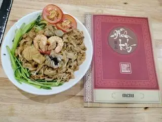 Hủ tiếu xào hải sản - 69.000 ₫ tại Đỉnh Ký - Hủ Tiếu Mì Sủi Cảo & Cơm Chiên - Đường Số 2