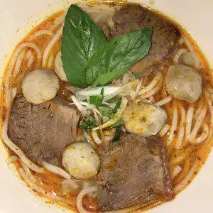 Bún bò nạm bò viên - 40.000 ₫ tại Bún Bò Út Hảo - Đường Số 50
