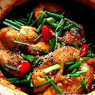 Cơm cá kho tộ - 40.000 ₫ tại Cơm Tấm Thanh Trúc - Gia Phú