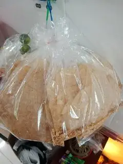 Hình ảnh Bánh tráng tỏi cay (xì ke)