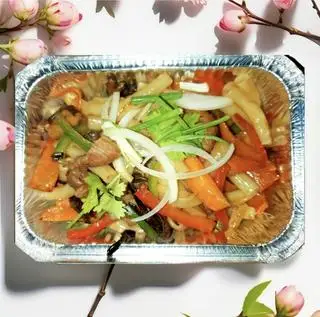 Hình ảnh Nui xào thịt gà và rau củ