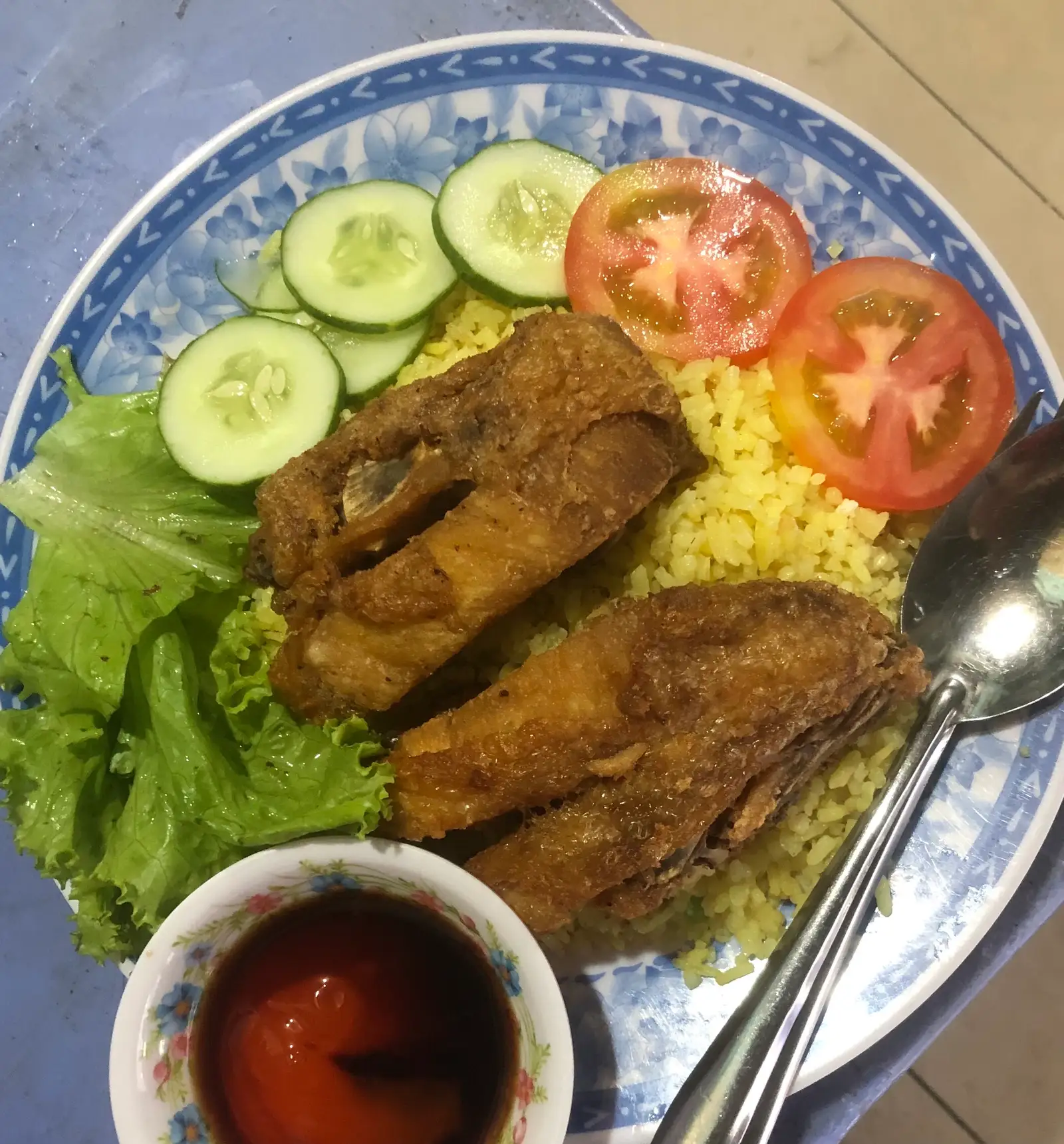 Cơm chiên gà xối mỡ - Má đùi - 50.000 ₫ tại Cơm Chiên Gà Xối Mỡ 156 - Bùi Điền 
