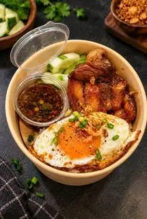 Hình ảnh Cơm trắng thịt kho trứng