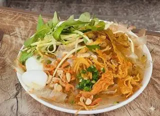 Trộn Truyền Thống (Trộn sốt) - 35.000 ₫ tại Bánh Tráng Trộn Cô Trang - Lê Văn Lương