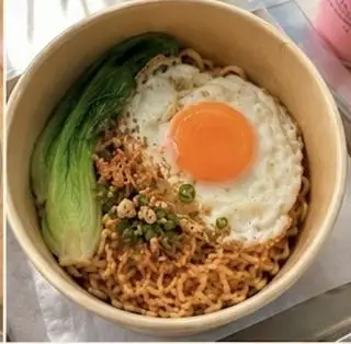 Hình ảnh Mì trộn 2 Trứng lòng đào
