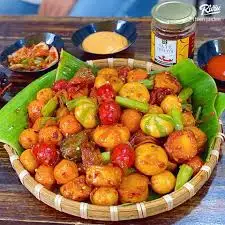 Hình ảnh Combo Siêu To Khổng Lồ sốt bơ tỏi (4 người ăn)