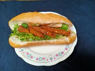 Bánh mì thịt nướng - 28.000 ₫ tại Bánh Mì Thịt Nướng - Nguyễn Trọng Tuyển 