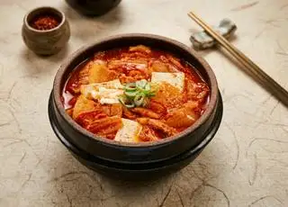 Canh kim chi hầm thịt heo|돼지 김치찌개 - 219.000 ₫ tại Myeongdong Quan - Tôn Đức Thắng
