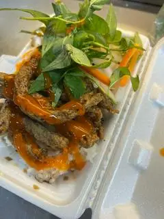 Xôi chả cá nóng - 27.000 ₫ tại Bánh Mì Hà Nội Đức Hậu - Lê Văn Duyệt