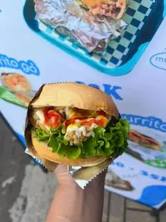 Burger gà giòn phô mai - 39.000 ₫ tại ĂN VẶT BESO - Nguyễn Thị Sóc