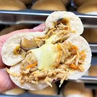Hình ảnh BAO NGUYÊN CÁM GÀ NẤM PHOMAI