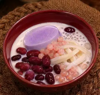 Hình ảnh Chè Đậu Dừa Khoai Môn