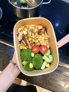 Hình ảnh Cơm Gà Xào Nấm