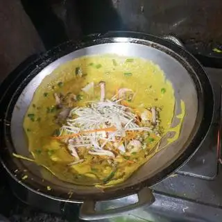 Bánh xèo Tôm Thịt nấm (Mushroom pancakes with shrimp and meat) - 56.000 ₫ tại Bánh Xèo Ba Híu - Đường Số 12