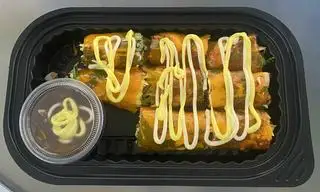 Hình ảnh Bánh Tráng Cuộn Sốt Me