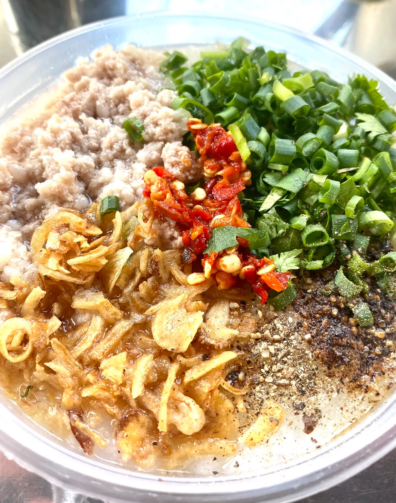 cháo thịt bằm cô trúc  ( phần vừa )  - 40.000 ₫ tại Cháo Thịt Bằm Cô Trúc - Lê Văn Lương