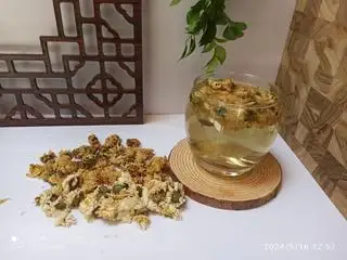 Trà Hoa Cúc đường phèn vàng  - ( Trà nóng) - 31.000 ₫ tại Bạch Cúc Trà - Trà Hoa Thảo Mộc & Cà Phê - Lạc Long Quân
