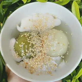 Chè trôi nước - 25.000 ₫ tại Xôi Chè 3 Chị Em - Cao Bá Nhạ