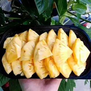 Thơm gọt sẵn - 35.000 ₫ tại Thảo Hiền - Trái Cây & Sinh Tố - Lê Quang Sung