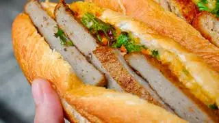 bánh mì chả cá  - 32.000 ₫ tại Tiến - Bánh Mì Bình Định & Bánh Cuốn Tây Sơn - Nguyễn Thái Sơn