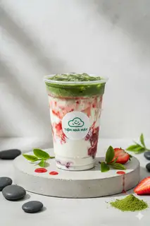 Hình ảnh sữa dâu kem matcha