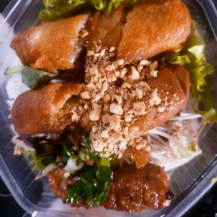 Bún Nem Nướng Chả Giò 2 - 44.000 ₫ tại Lucky - Bún Thịt Nướng & Ăn Vặt - An Dương Vương