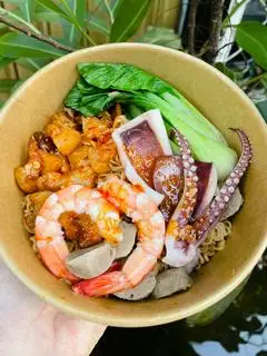 Hình ảnh mì trộn sate Hải sản 