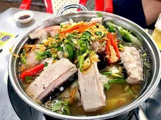 Hình ảnh Lẩu cá đuối măng chua