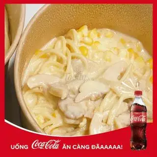Hình ảnh Mỳ nui sốt kem + Coca 390ml
