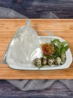 Hình ảnh Bánh tráng chấm sốt tắc