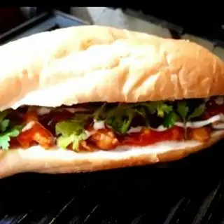 Hình ảnh Bánh Mì Thịt nướng xá xíu